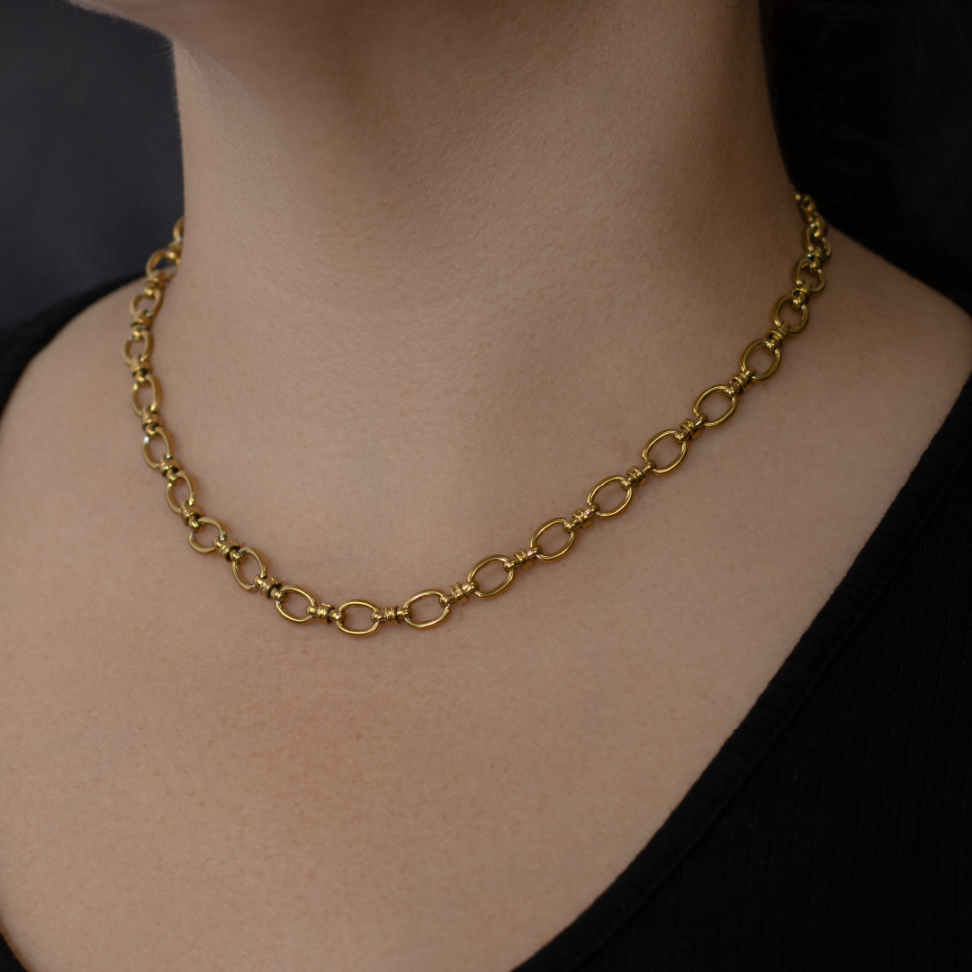 Cadena Ashley
